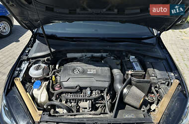 Хэтчбек Volkswagen Golf 2015 в 