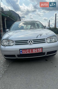 Хетчбек Volkswagen Golf 2002 в Самборі