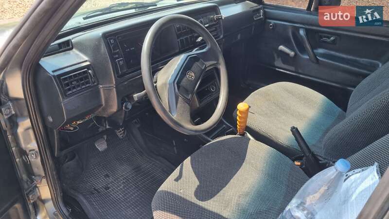Хэтчбек Volkswagen Golf 1987 в Черновцах