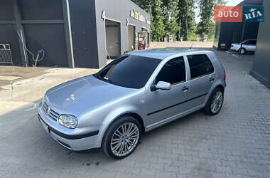 Хэтчбек Volkswagen Golf 2003 в 
