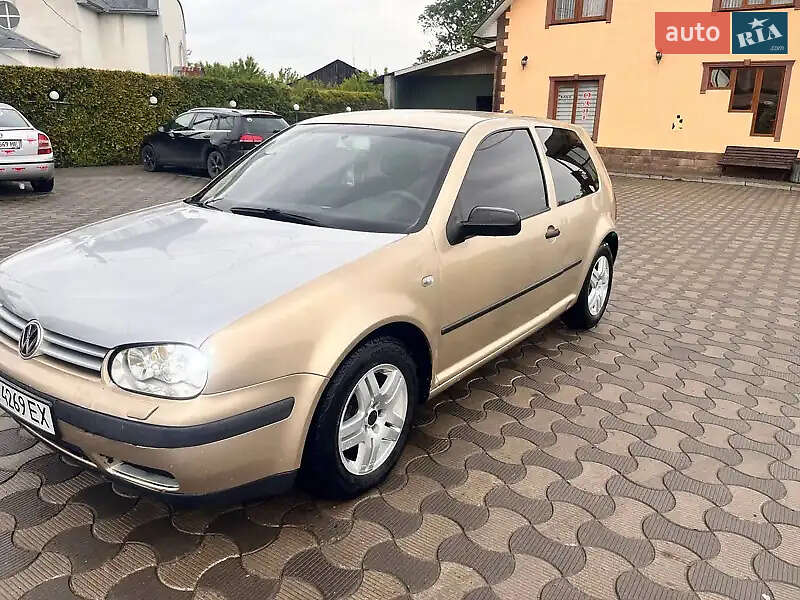 Volkswagen Golf 2002