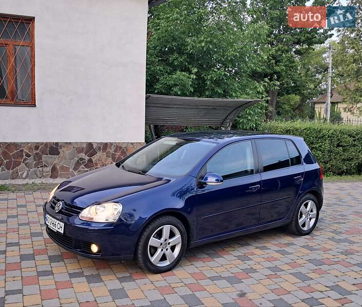 Хэтчбек Volkswagen Golf 2008 в 