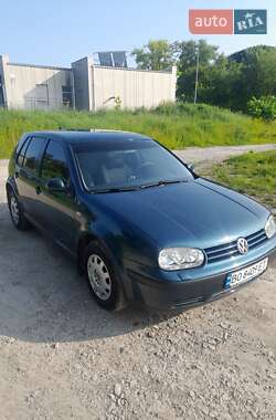 Хетчбек Volkswagen Golf 2001 в Чорткові