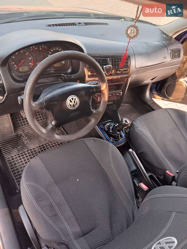 Хэтчбек Volkswagen Golf 2000 в Хмельницком