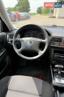 Універсал Volkswagen Golf 2000 в 