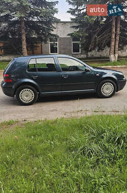Хэтчбек Volkswagen Golf 2001 в 