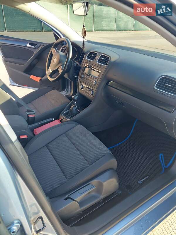 Хэтчбек Volkswagen Golf 2009 в Ходорове
