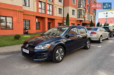 Хэтчбек Volkswagen Golf 2017 в Ровно