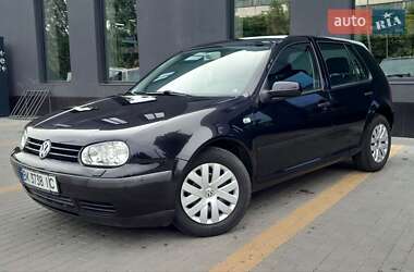 Хэтчбек Volkswagen Golf 2001 в 