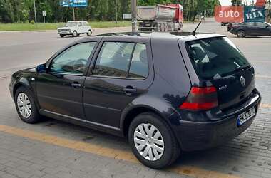 Хэтчбек Volkswagen Golf 2001 в 