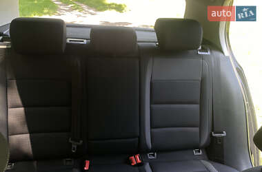 Хэтчбек Volkswagen Golf 2010 в 