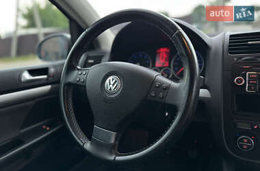 Хэтчбек Volkswagen Golf 2008 в 