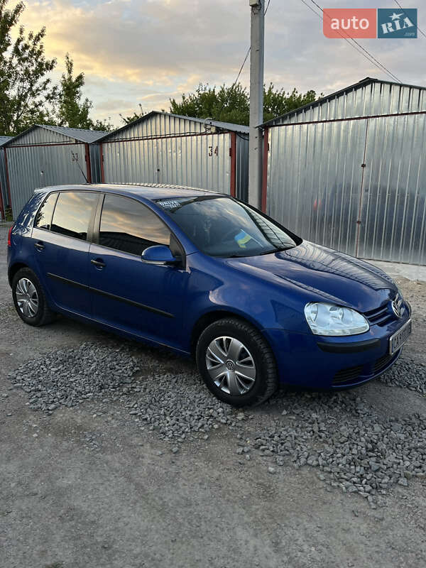 Хетчбек Volkswagen Golf 2006 в Черкасах
