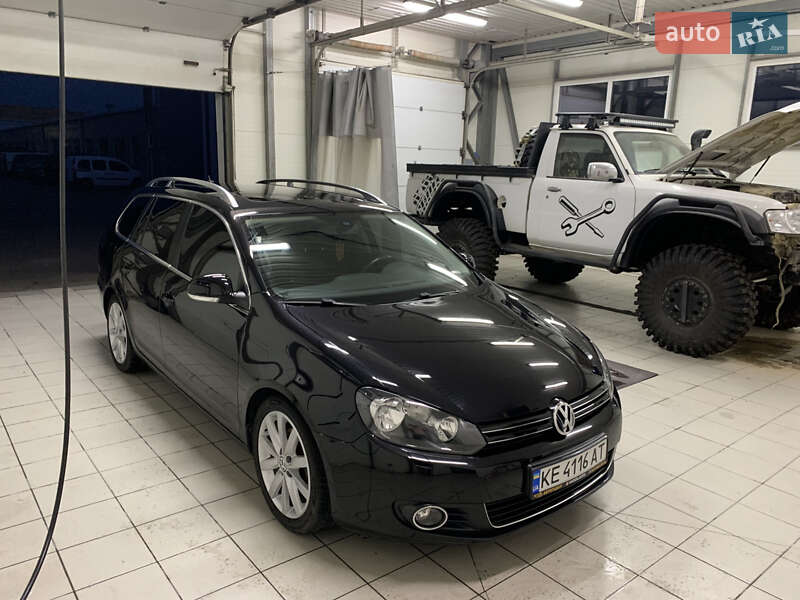 Універсал Volkswagen Golf 2010 в Дніпрі