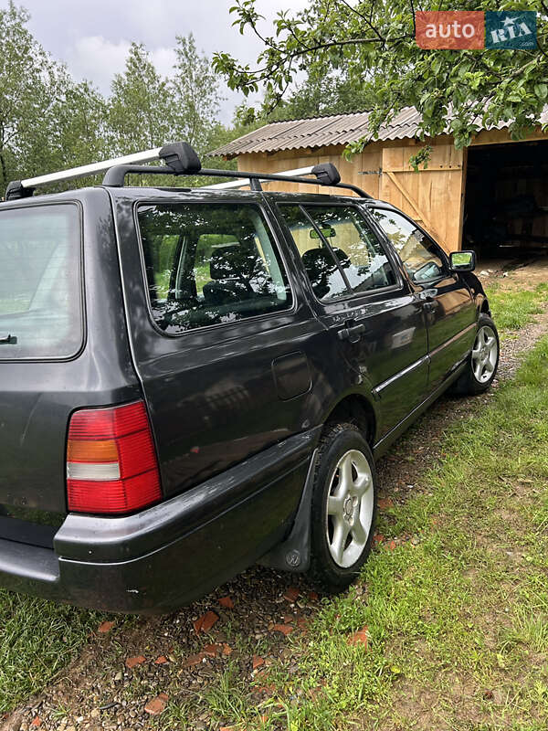 Универсал Volkswagen Golf 1997 в Сторожинце