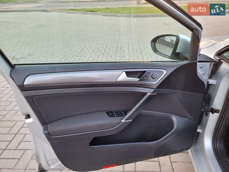 Універсал Volkswagen Golf 2018 в Черкасах