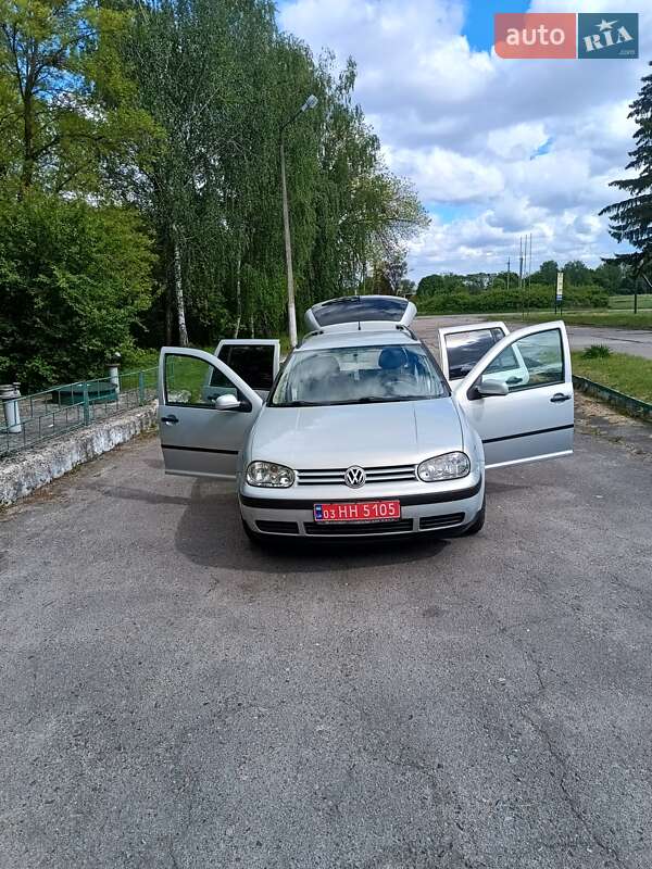 Универсал Volkswagen Golf 2000 в Млинове