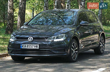 Хэтчбек Volkswagen Golf 2020 в Киеве