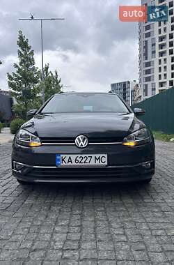 Универсал Volkswagen Golf 2018 в Киеве