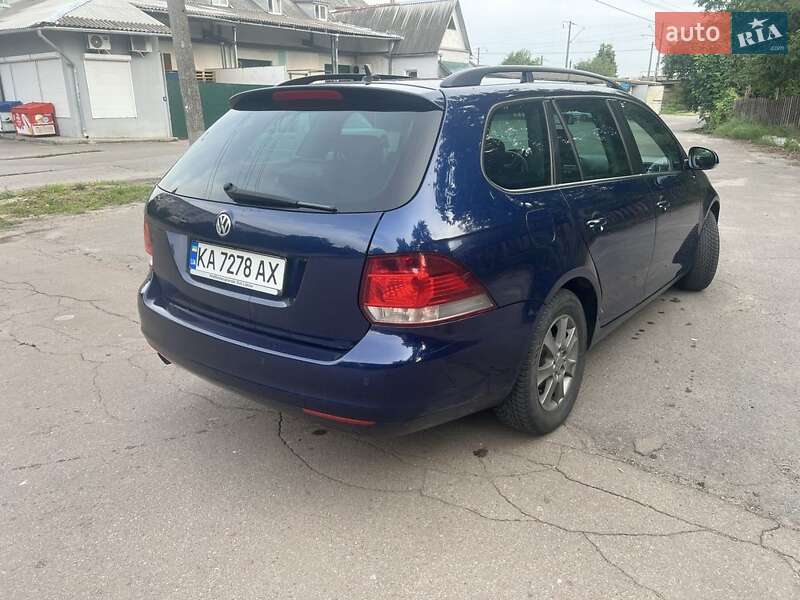 Універсал Volkswagen Golf 2010 в Конотопі