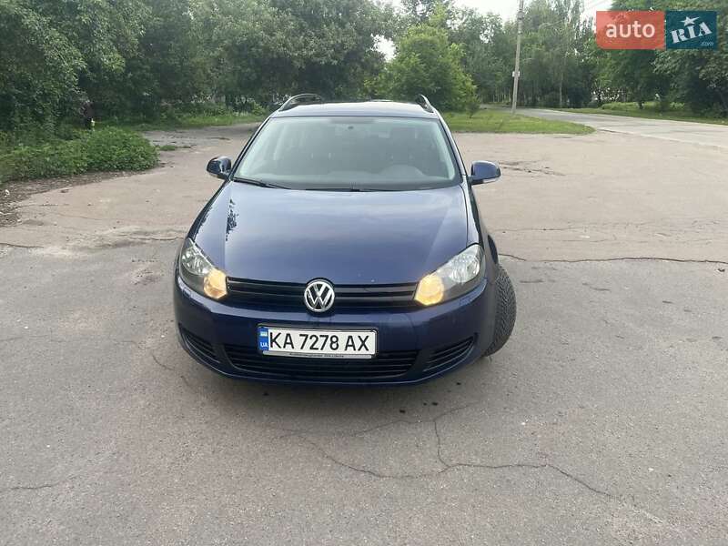 Універсал Volkswagen Golf 2010 в Конотопі