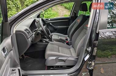 Хетчбек Volkswagen Golf 2006 в 