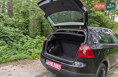 Хетчбек Volkswagen Golf 2006 в 