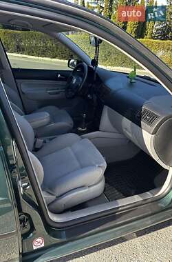 Хетчбек Volkswagen Golf 1999 в 