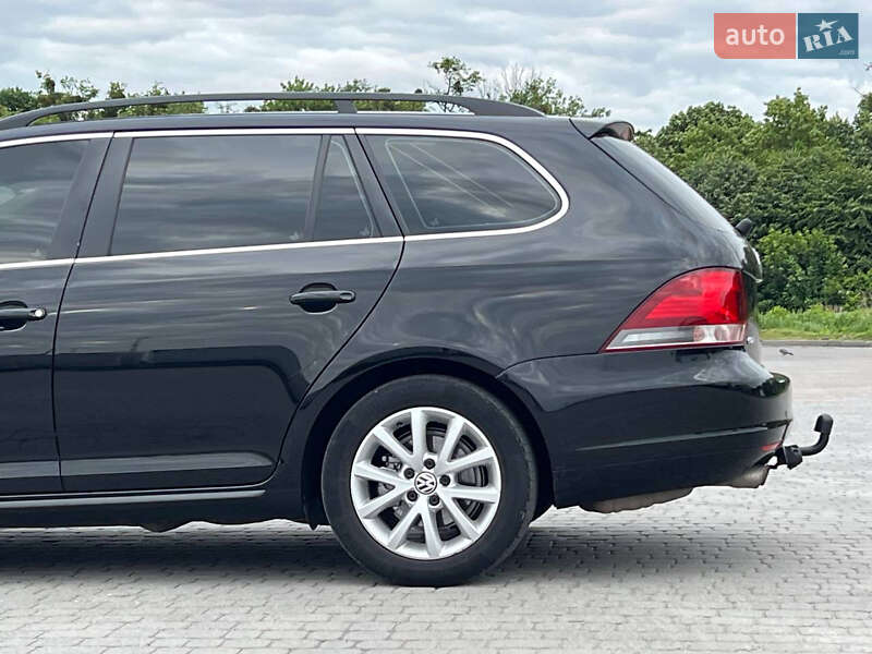 Універсал Volkswagen Golf 2011 в Радивиліві