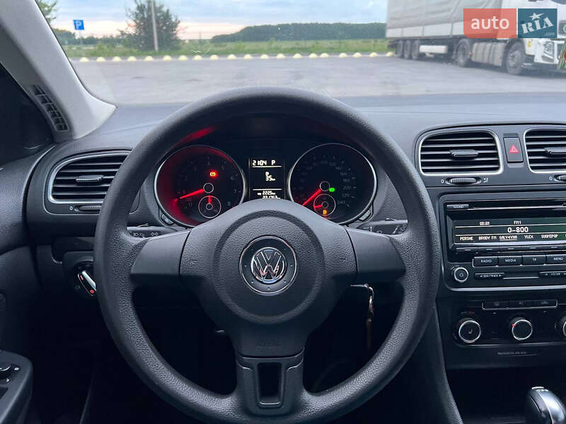Універсал Volkswagen Golf 2011 в Радивиліві