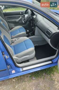 Хэтчбек Volkswagen Golf 2000 в Ивано-Франковске