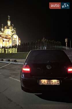 Хэтчбек Volkswagen Golf 1999 в 