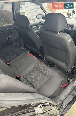 Хэтчбек Volkswagen Golf 1999 в 