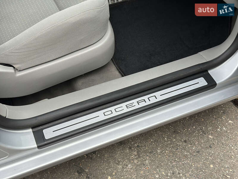 Універсал Volkswagen Golf 2003 в Луцьку