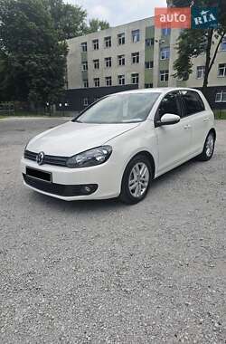 Хэтчбек Volkswagen Golf 2012 в Каменском