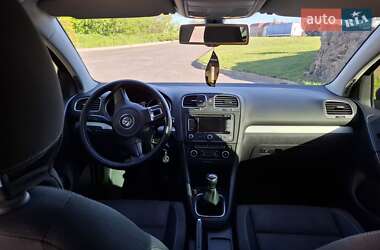 Хэтчбек Volkswagen Golf 2011 в 