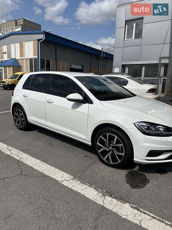 Хэтчбек Volkswagen Golf 2020 в Днепре