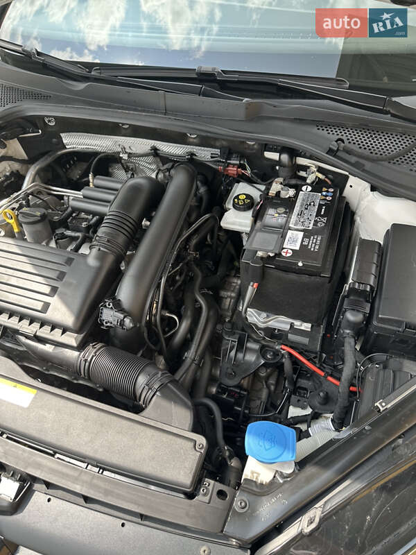 Хэтчбек Volkswagen Golf 2020 в Днепре