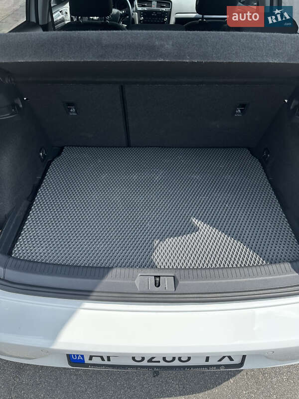 Хэтчбек Volkswagen Golf 2020 в Днепре