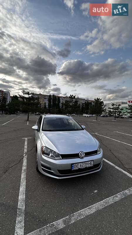 Універсал Volkswagen Golf 2016 в Миколаєві