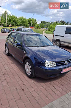 Хэтчбек Volkswagen Golf 2002 в Луцке