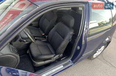 Хэтчбек Volkswagen Golf 2002 в 