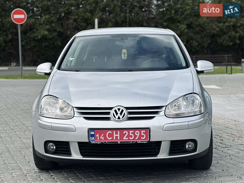 Хетчбек Volkswagen Golf 2008 в Львові