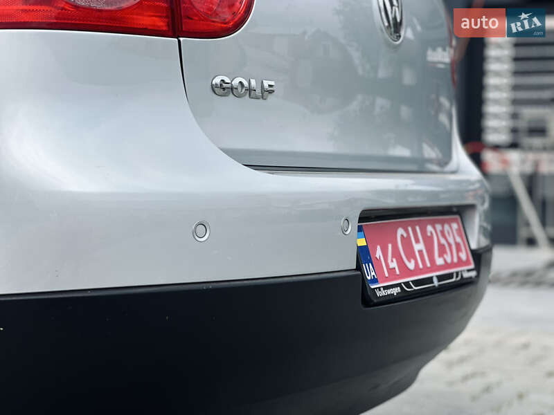 Хетчбек Volkswagen Golf 2008 в Львові