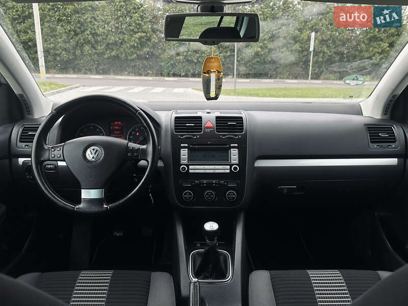Хетчбек Volkswagen Golf 2008 в Львові