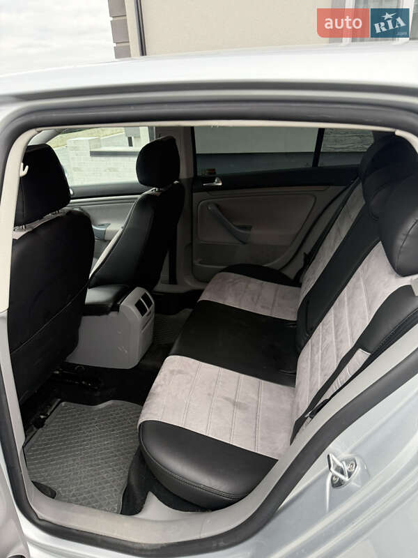 Хэтчбек Volkswagen Golf 2006 в Ивано-Франковске