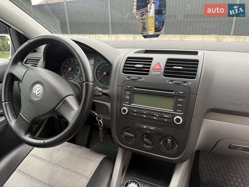 Хэтчбек Volkswagen Golf 2006 в Ивано-Франковске