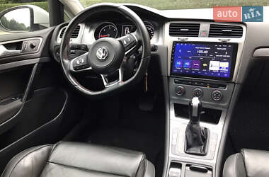 Хэтчбек Volkswagen Golf 2014 в 
