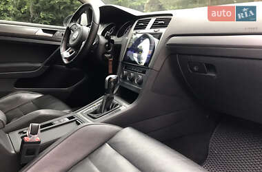 Хэтчбек Volkswagen Golf 2014 в 