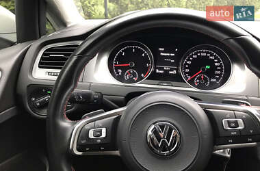 Хэтчбек Volkswagen Golf 2014 в 